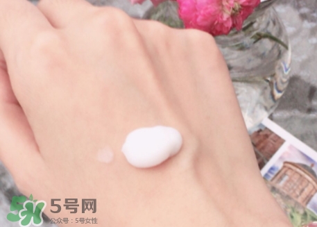 護(hù)發(fā)素可以抹在頭皮上嗎？