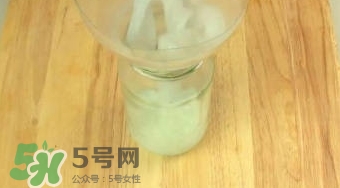 護發(fā)素能當(dāng)柔順劑嗎？護發(fā)素當(dāng)柔順劑好不好