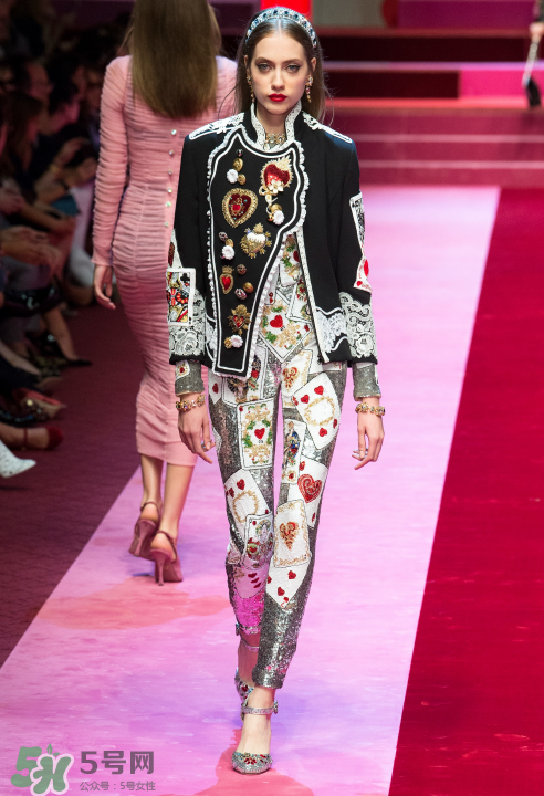 dolce gabbana2018春夏系列服裝怎么樣_好看嗎？