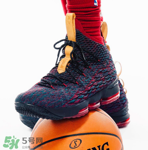 nike lebron 15 cavs實(shí)物什么樣？