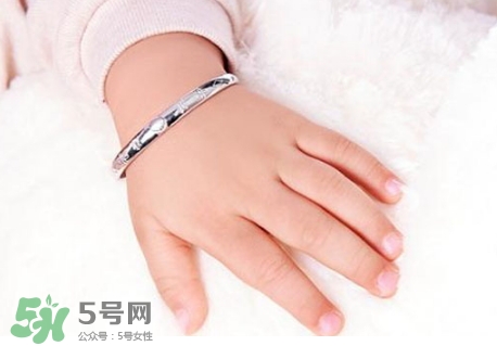 中秋節(jié)送什么禮給親戚？中秋節(jié)除了送月餅還能送什么？