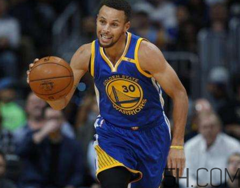 under armour curry 4白黑配色什么時(shí)候發(fā)售_多少錢？