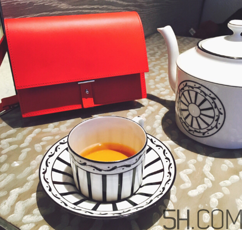 pb0110是什么牌子？pb0110包包怎么樣？