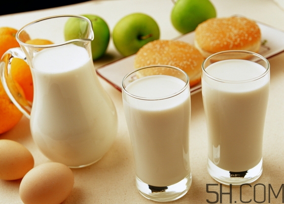 牛奶什么時候喝好？牛奶什么樣的好？