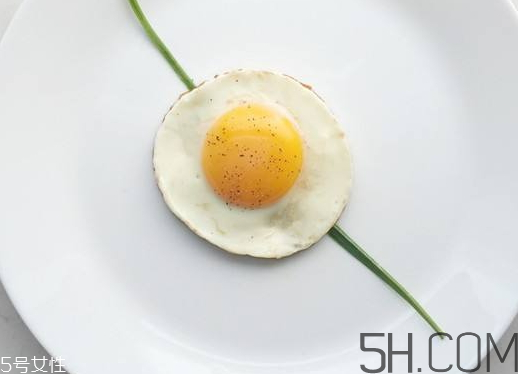 荷包蛋可以過(guò)夜嗎 荷包蛋可以放多久 荷包蛋可以過(guò)夜嗎 荷包蛋可以放多久