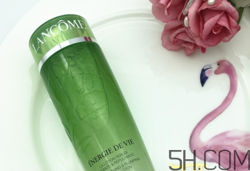 蘭蔻綠水和粉水哪個好？蘭蔻綠水和粉水區(qū)別