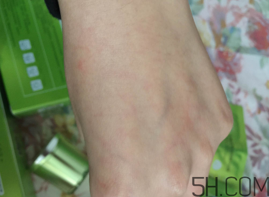 百雀羚水嫩倍現(xiàn)盈透精華水多少錢_價格 百雀羚水嫩倍現(xiàn)盈透精華水多少錢_價格