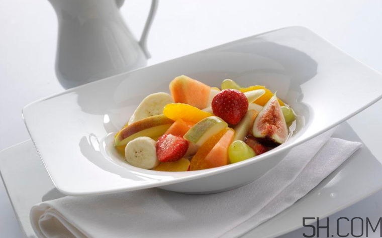 水果沙拉的熱量是多少？水果沙拉用什么沙拉醬好吃？