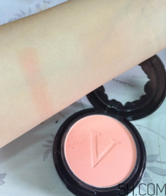 卡姿蘭花漾嫩色胭脂色號(hào)_試色 卡姿蘭花漾嫩色胭脂色號(hào)_試色