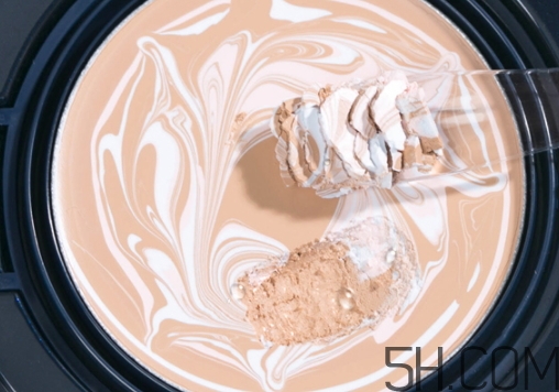 ahc玻尿酸水粉霜氣墊怎么用？ahc玻尿酸水粉霜真假辨別