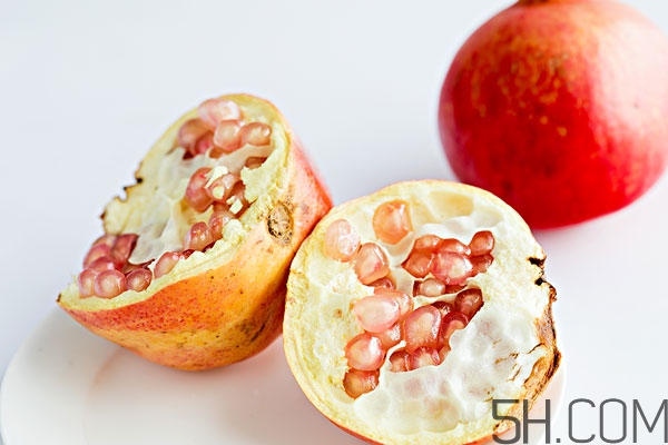 石榴煮水能治結(jié)石嗎 石榴煮水可以治結(jié)石嗎 石榴煮水能治結(jié)石嗎 石榴煮水可以治結(jié)石嗎