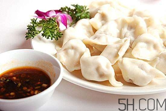 煮餃子開鍋煮皮還是餡？煮餃子蓋不蓋鍋蓋？