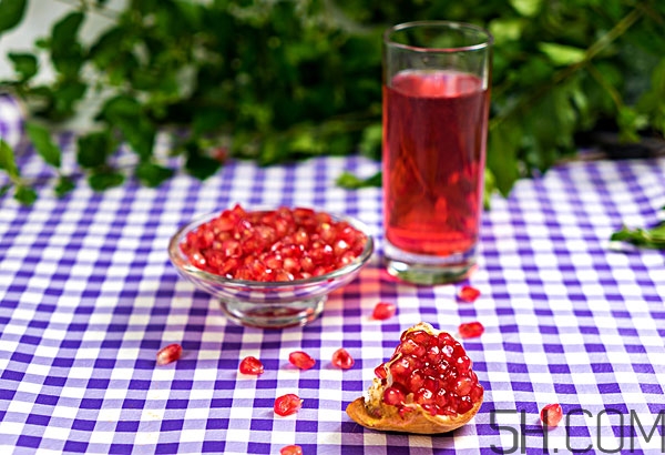 石榴煮水能治結(jié)石嗎 石榴煮水可以治結(jié)石嗎 石榴煮水能治結(jié)石嗎 石榴煮水可以治結(jié)石嗎