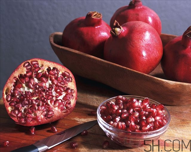 石榴皮洗頭能變黑嗎 石榴皮洗頭怎么洗 石榴皮洗頭能變黑嗎 石榴皮洗頭怎么洗