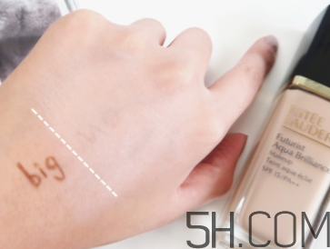 雅詩(shī)蘭黛沁水粉底液色號(hào)_試色 雅詩(shī)蘭黛沁水粉底液色號(hào)_試色