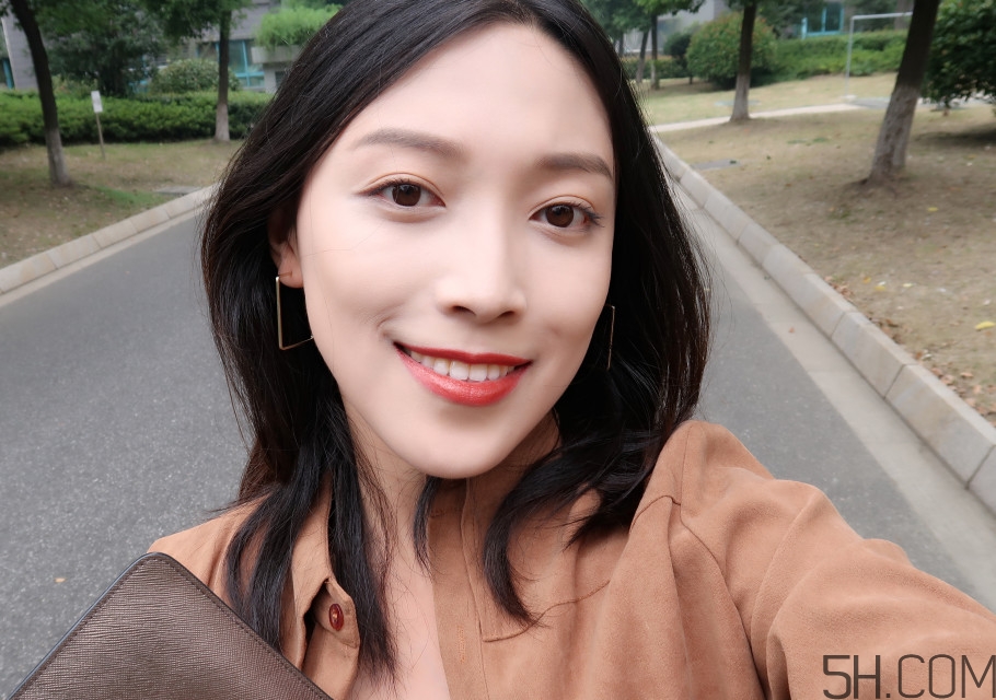 雅詩(shī)蘭黛沁水粉底液色號(hào)_試色 雅詩(shī)蘭黛沁水粉底液色號(hào)_試色