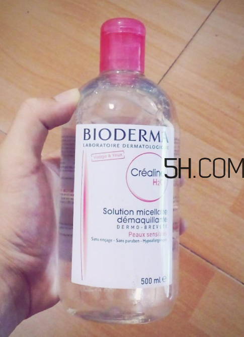 貝德瑪卸妝水和雅漾卸妝水哪個好? 貝德瑪卸妝水和雅漾卸妝水哪個好?