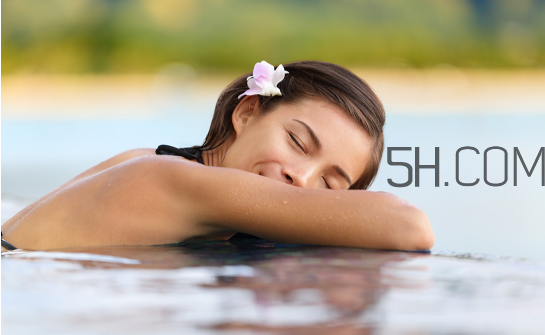 哪種游泳姿勢(shì)對(duì)頸椎有好處？游泳時(shí)耳朵進(jìn)水了怎么辦？