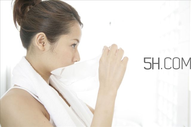 每天早晚都敷面膜好嗎 早晚各敷一次面膜好嗎 每天早晚都敷面膜好嗎 早晚各敷一次面膜好嗎