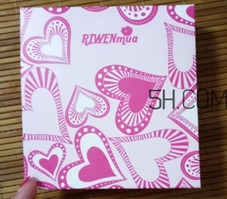 日吻潤彩炫魅唇膏多少錢_怎么樣 日吻潤彩炫魅唇膏多少錢_怎么樣