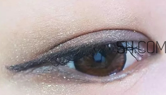 la girl四色眼影色號(hào)試色 洛杉磯女孩眼影試色 la girl四色眼影色號(hào)試色 洛杉磯女孩眼影試色