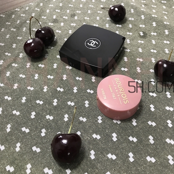 香奈兒腮紅和妙巴黎腮紅哪個(gè)好_區(qū)別對(duì)比 香奈兒腮紅和妙巴黎腮紅哪個(gè)好_區(qū)別對(duì)比
