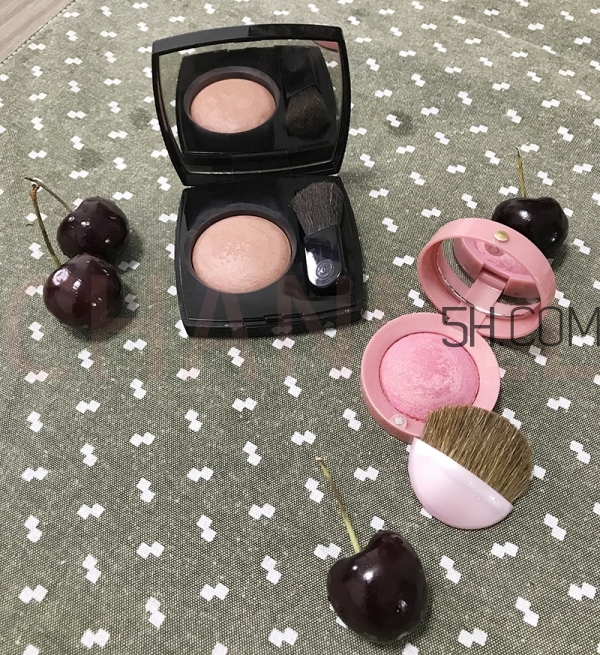 香奈兒腮紅和妙巴黎腮紅哪個(gè)好_區(qū)別對(duì)比 香奈兒腮紅和妙巴黎腮紅哪個(gè)好_區(qū)別對(duì)比