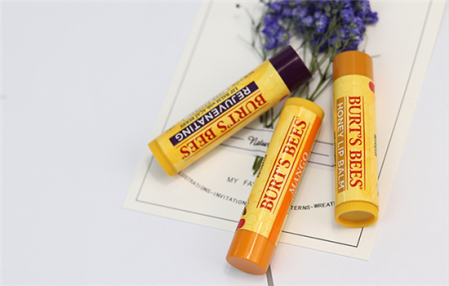 小蜜蜂唇膏生產(chǎn)日期怎么看 小蜜蜂唇膏保質(zhì)期多久 小蜜蜂唇膏生產(chǎn)日期怎么看 小蜜蜂唇膏保質(zhì)期多久