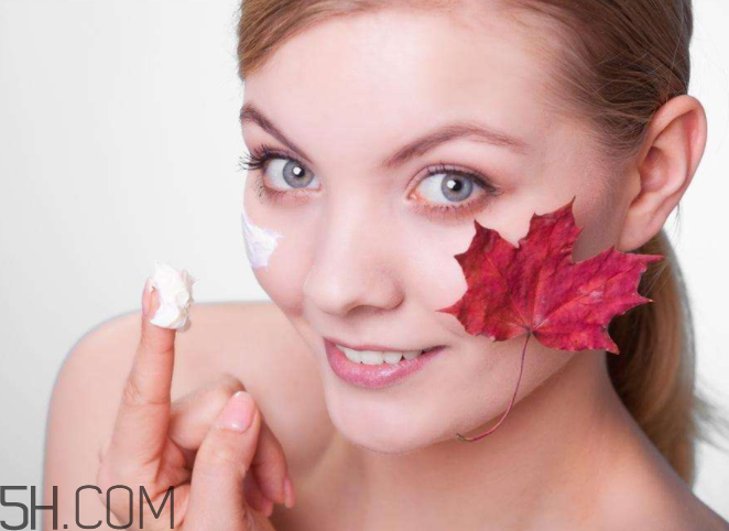 珂潤(rùn)和minon哪個(gè)好用?minon和珂潤(rùn)哪個(gè)便宜? 珂潤(rùn)和minon哪個(gè)好用?minon和珂潤(rùn)哪個(gè)便宜?