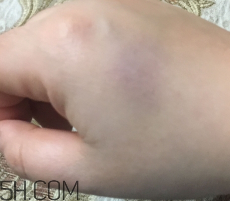 海藍(lán)之謎鎏金粉底液和老款區(qū)別 海藍(lán)之謎粉底液新舊版對(duì)比 海藍(lán)之謎鎏金粉底液和老款區(qū)別 海藍(lán)之謎粉底液新舊版對(duì)比