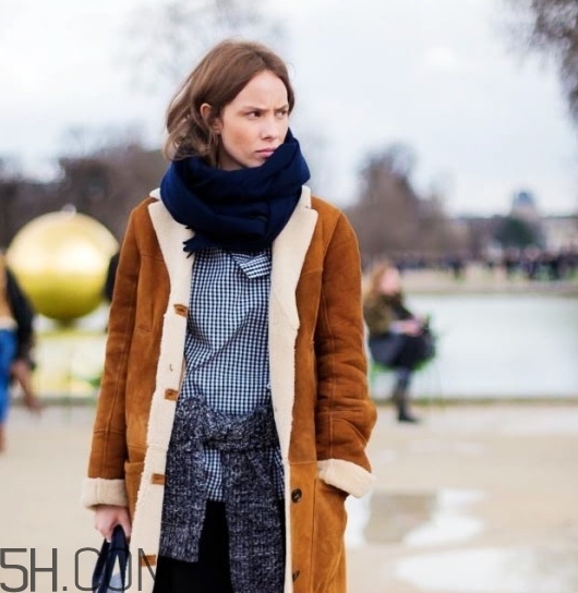 焦糖色是駝色嗎？焦糖色和深駝色區(qū)別