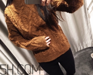 焦糖色毛衣配什么外套？焦糖色毛衣配什么顏色外套好看