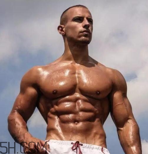 卷腹是仰臥起坐嗎？卷腹和仰臥起坐的區(qū)別