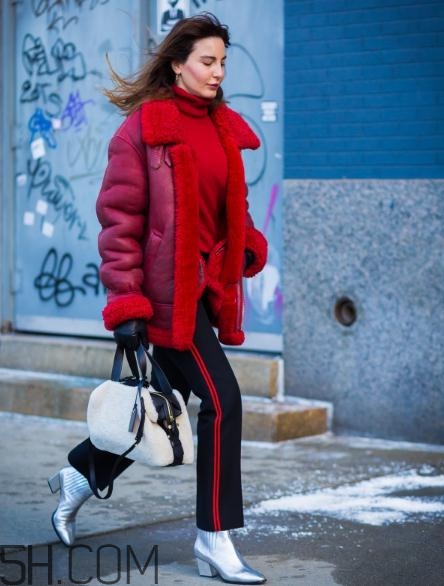 白色包包臟了怎么辦？白色包包臟了用什么洗？