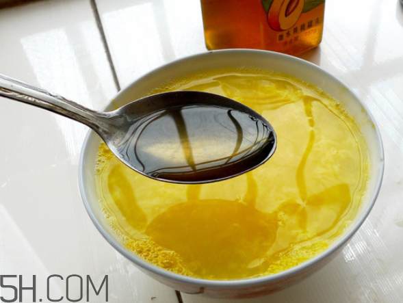 蜂蜜放久了還能吃嗎？土蜂蜜的功效與作用