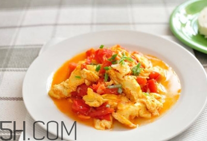 番茄炒蛋有什么好處？西紅柿炒雞蛋不能和什么一起吃