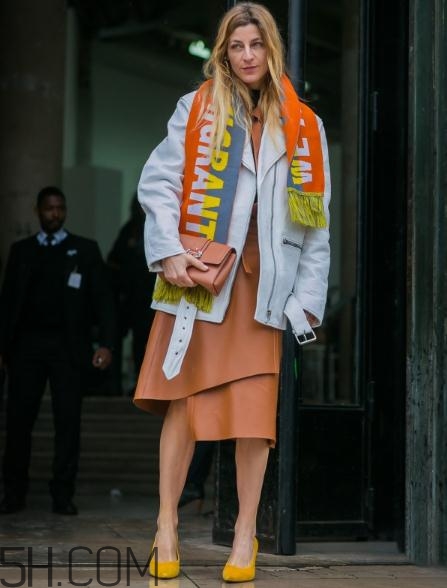 肩寬的女生冬天怎么穿？肩寬的女生冬天穿搭技巧