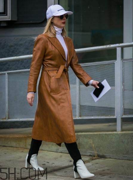 肩窄的女生冬天怎么穿？肩窄的女生冬天穿搭技巧