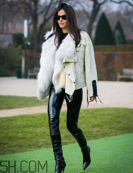 棕色頭發(fā)穿什么衣服？棕色頭發(fā)搭配什么衣服好看？