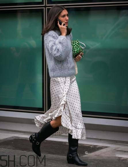 棕色頭發(fā)穿什么衣服？棕色頭發(fā)搭配什么衣服好看？