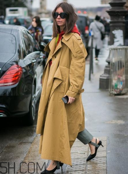 棕色頭發(fā)穿什么衣服？棕色頭發(fā)搭配什么衣服好看？