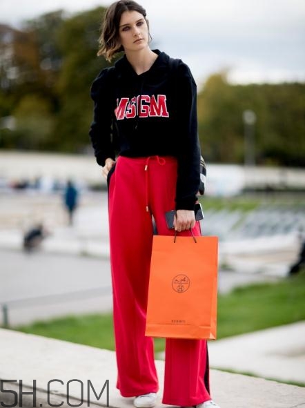 短發(fā)適合穿什么衣服？短發(fā)穿什么衣服好看？