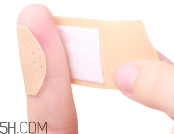 創(chuàng)可貼的膠怎么去除？創(chuàng)口貼哪些傷口不能用