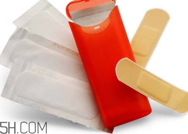 創(chuàng)可貼是創(chuàng)口貼嗎？創(chuàng)口貼跟創(chuàng)可貼的區(qū)別