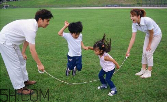 無繩跳繩和有繩跳繩哪個(gè)好？跳繩腿會(huì)變粗嗎？