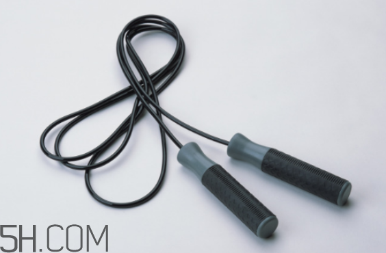 無繩跳繩和有繩跳繩的區(qū)別 跳繩正確方法 無繩跳繩和有繩跳繩的區(qū)別 跳繩正確方法