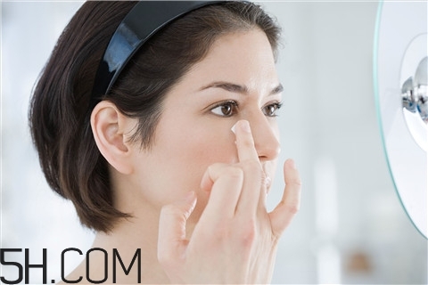 青春痘會(huì)長在哪里？青春痘會(huì)癢嗎？