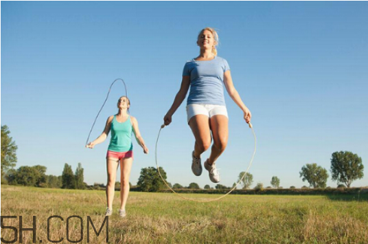 跳繩飯前好還是飯后好？跳繩跳多長時(shí)間合適？