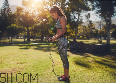 跳繩飯前好還是飯后好？跳繩跳多長時(shí)間合適？