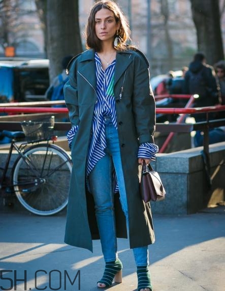 胸大的人適合穿什么衣服？胸大的女生穿什么衣服好看？